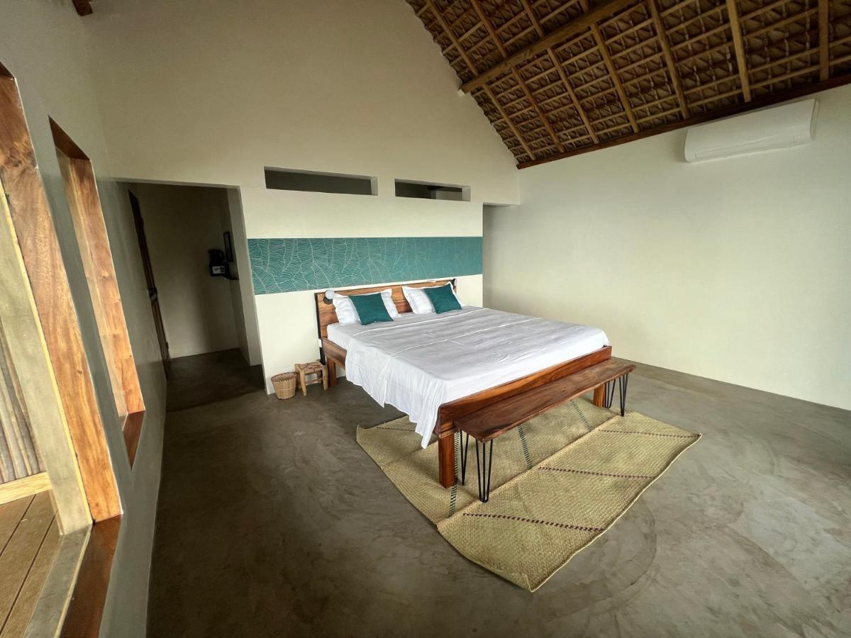 Canopee Lodge Nosy Komba Exteriör bild