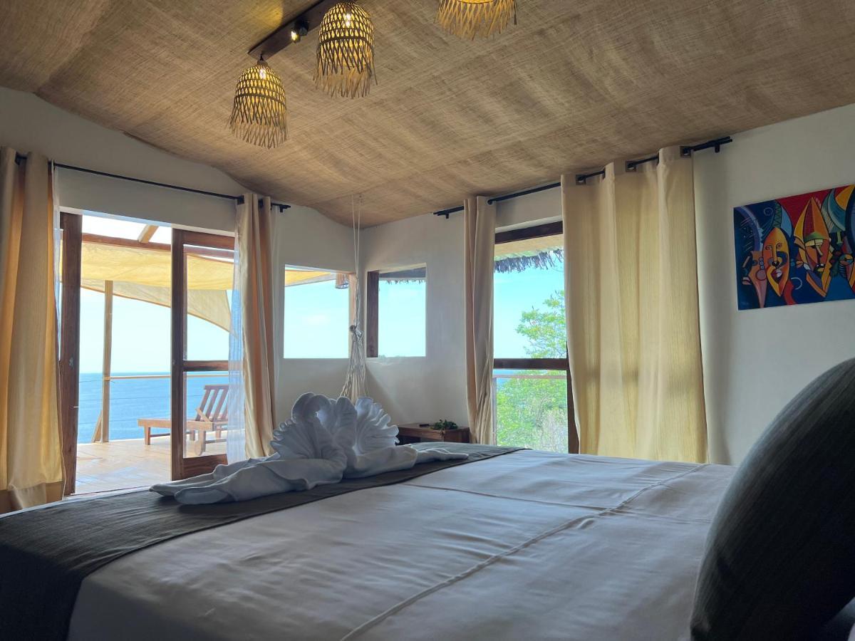 Canopee Lodge Nosy Komba Exteriör bild